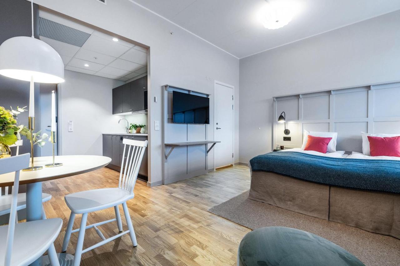 Biz Apartment Bromma Stockholm Exteriér fotografie A typical room at the hotel