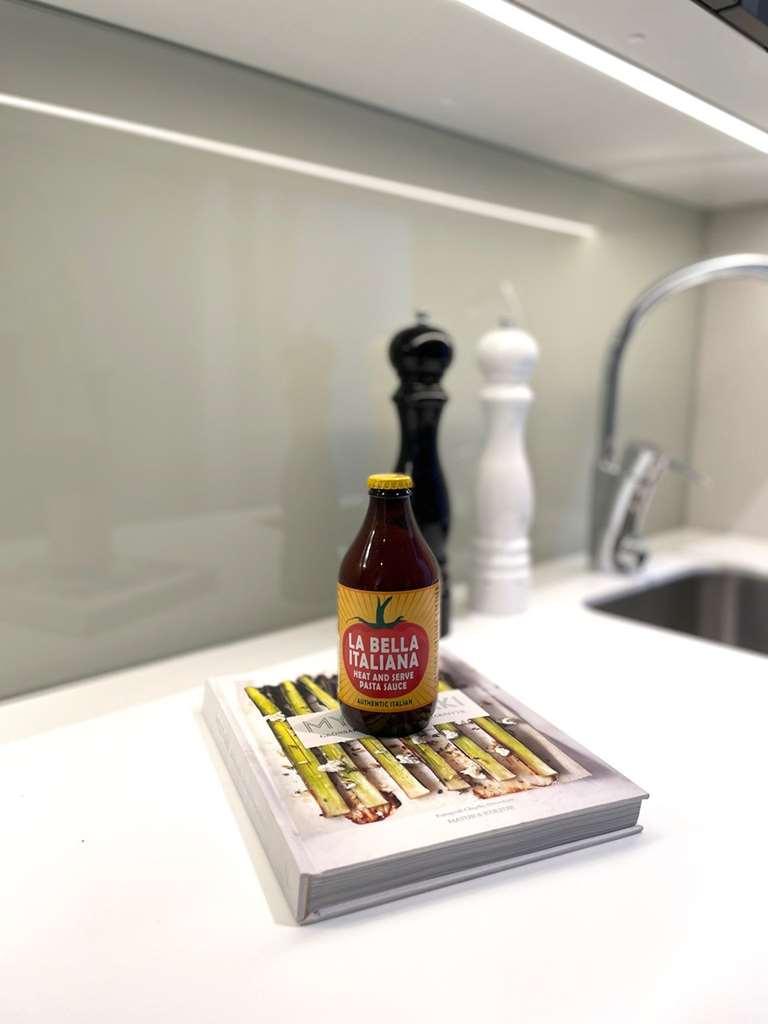 Biz Apartment Bromma Stockholm Zařízení fotografie A bottle of tomato sauce